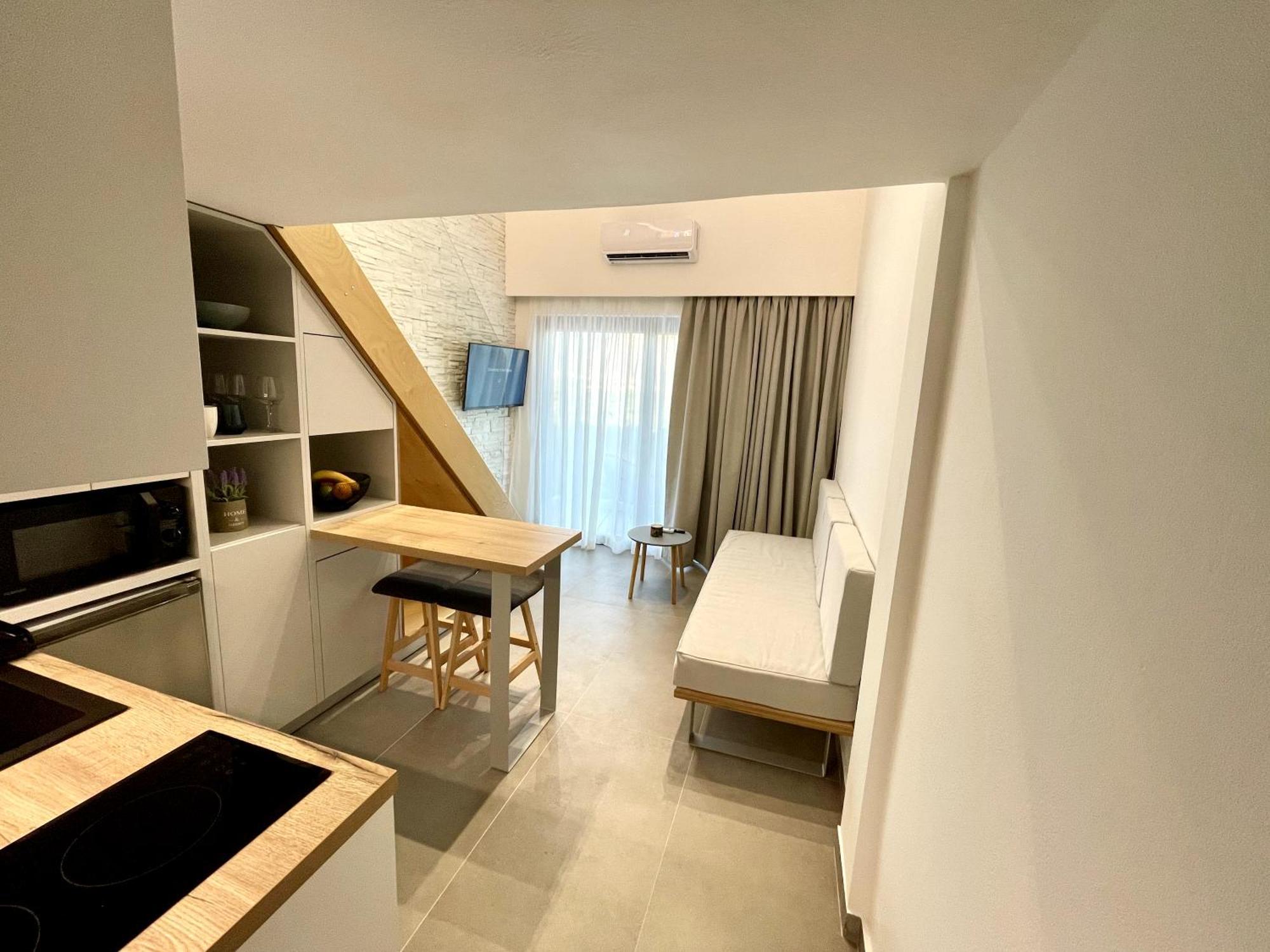 איסטרו Aelia Suites מראה חיצוני תמונה